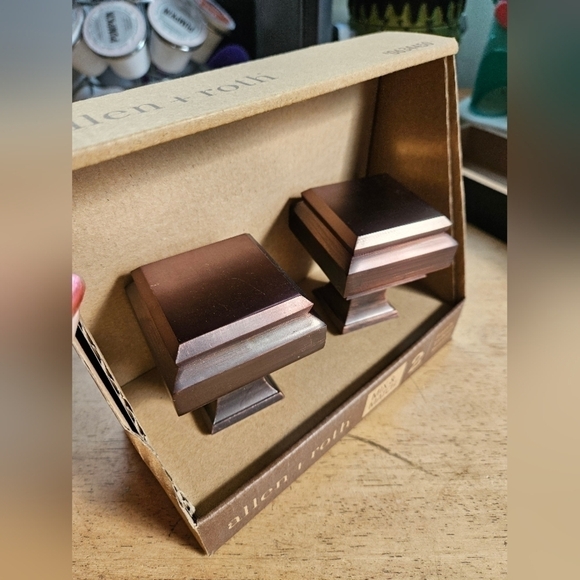 Allen and Roth curtain rod ends - Picture 7 of 8